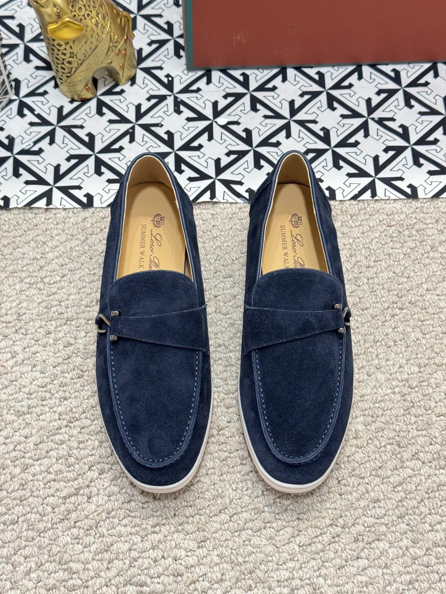 Men's men's shoes 💰380 [New model] 🍓🍓Loro Piana - LP couple model. The new moccasins are made of water-repellent treated suede uppers with rubber soles, a classic. The complex craftsmanship and meticulous structure make the shoes light and soft, allowing you to walk comfortably and freely. Perfect for wearing at the beach or out in the water during the summer. Size: 35-44 (45 customized MH)